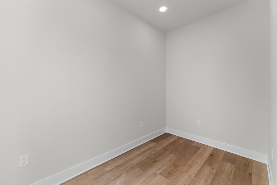 Building Photo - 206 Oliver Way