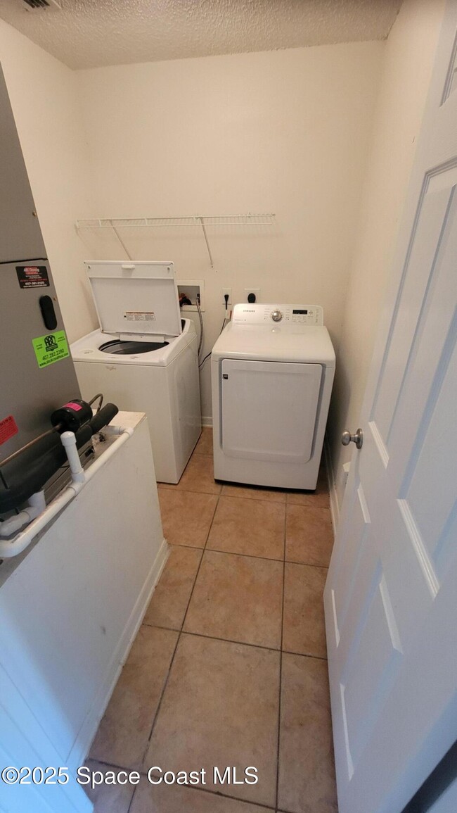 Building Photo - 4590 Bellaluna Dr
