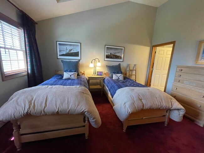 Building Photo - 21 Valley View Rd