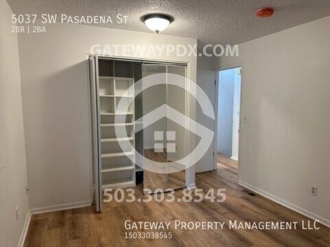 Building Photo - 5037 SW Pasadena St