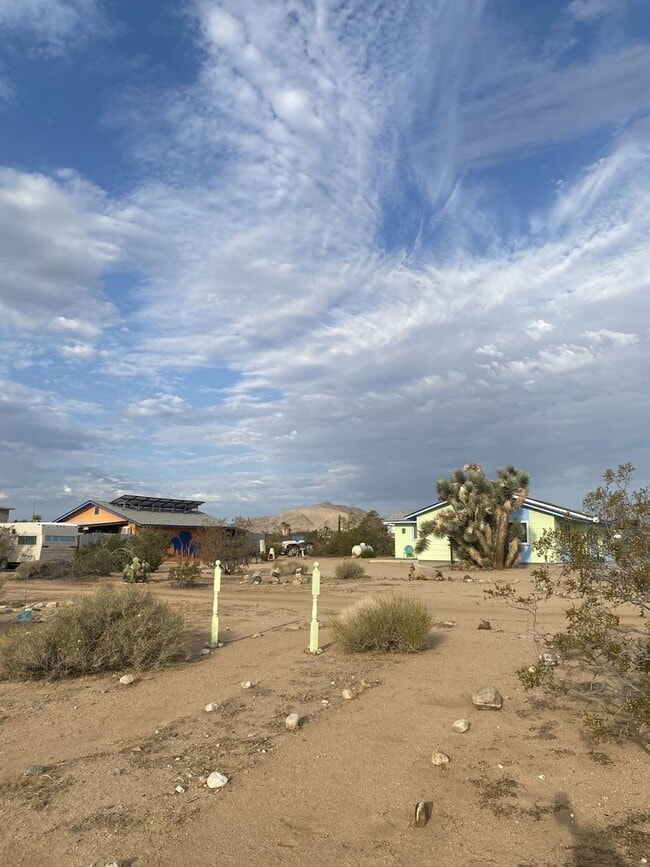 Building Photo - Furnished 2BR Joshua Tree Retreat | Ideal for 3–6 Month Stay |