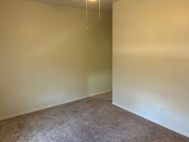 Building Photo - Available for immediate occupancy 4 bedroo...