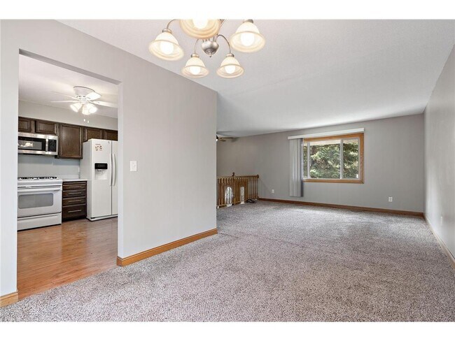 Building Photo - 1735 Walnut Ln