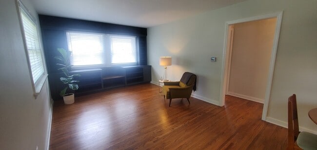 Building Photo - 425 Ingleside Ave