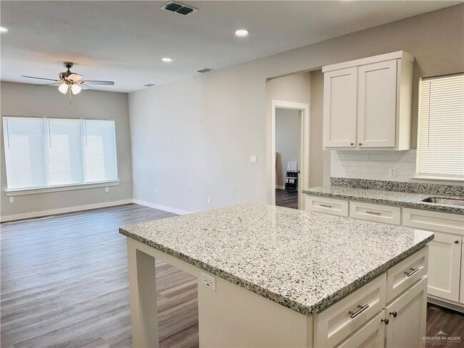 Building Photo - 16 San Andres