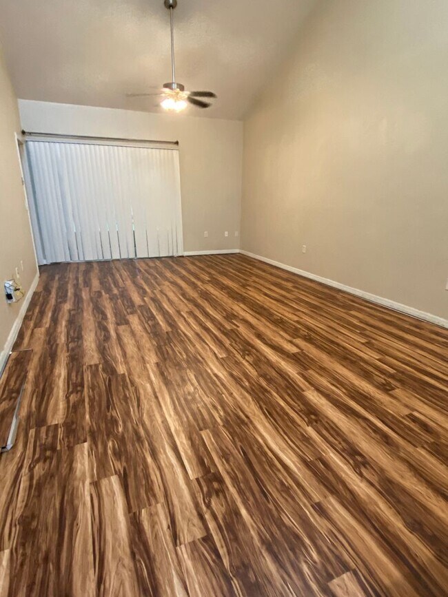 Building Photo - Lovely Condo in The Greens at West End