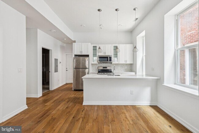 Building Photo - 2529 Frankford Ave