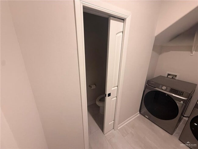 Building Photo - 18 Retama St