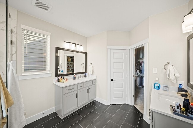 Building Photo - 10936 Keaton Landing Dr