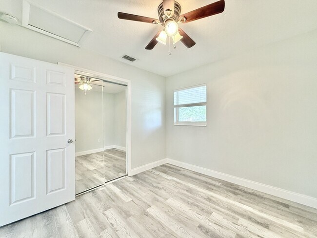 Building Photo - 9401 88th Way N