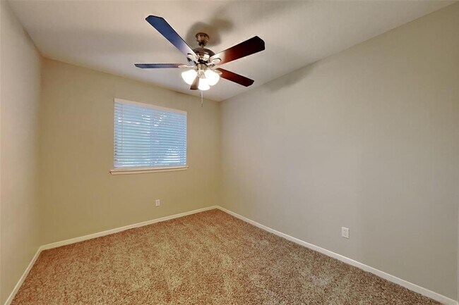 Building Photo - 9202 Wallingham Dr