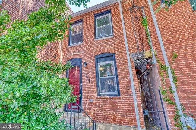 Primary Photo - 1111 Riverside Ave