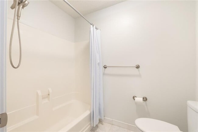 Building Photo - 311 Hollyfax Cir NE