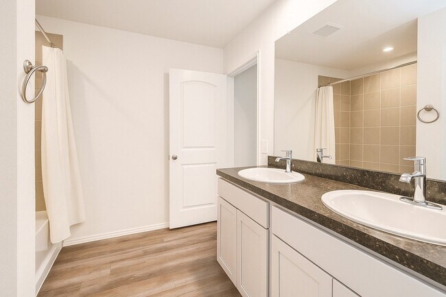 Building Photo - 5611 Simcrest Grove Dr