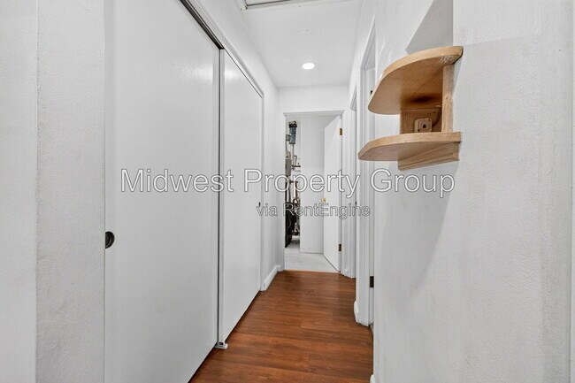 Building Photo - 2050 Goodale Ave