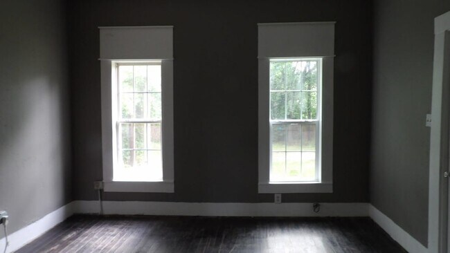 Building Photo - 115 Ryan Dr