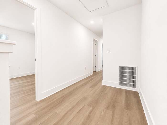 Building Photo - 176 Thibault Trce
