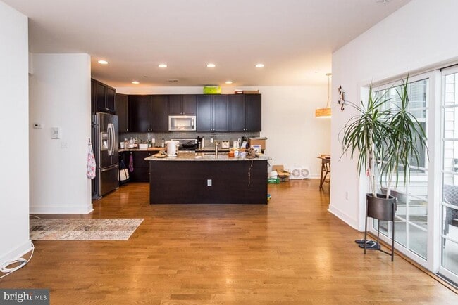 Building Photo - 207 Brinley Ct