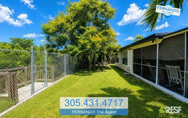 Building Photo - 5380 SW 92nd Ave