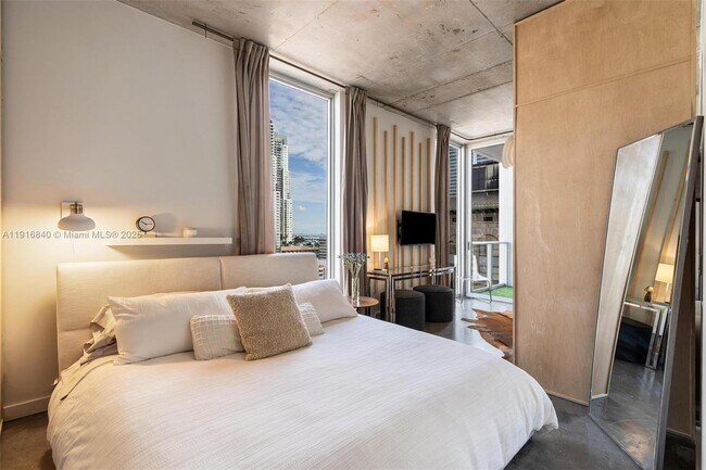 Building Photo - 151 SE 1st St