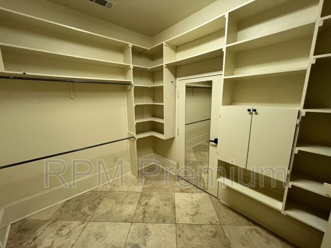 Building Photo - 17703 Shady Creek Ave