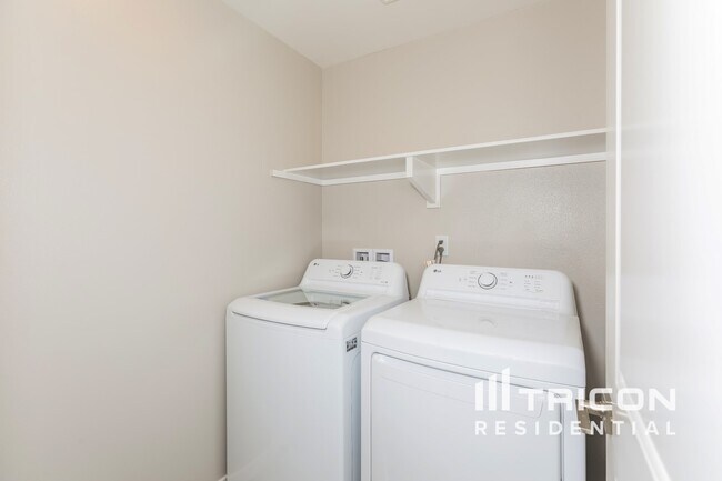 Building Photo - 28092 Callie Wy