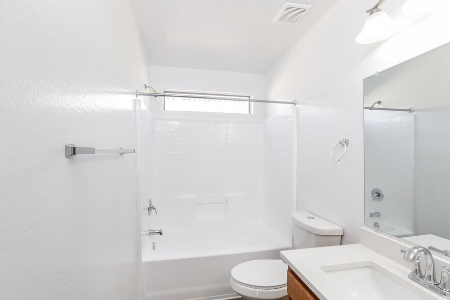 Building Photo - 10528 E Calypso Ave