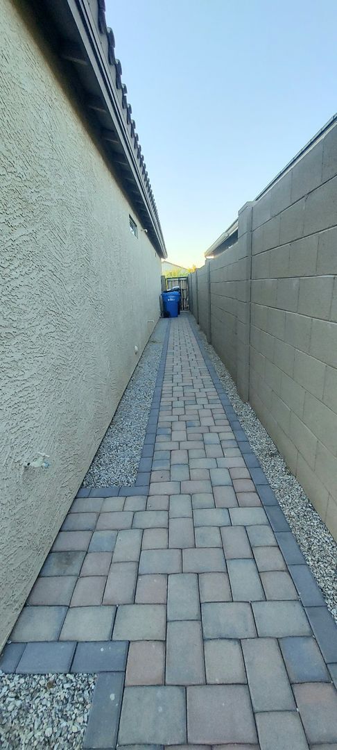 Building Photo - "COMING SOON" Lovely 3 Bedroom Home in Gre...