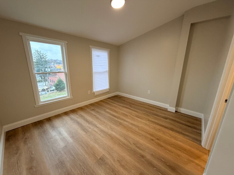 Bedroom 1 - 3 E Overlea Ave