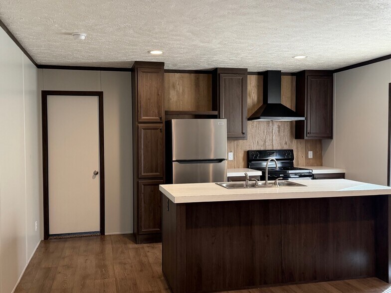 Building Photo - 135 Prairie Dr