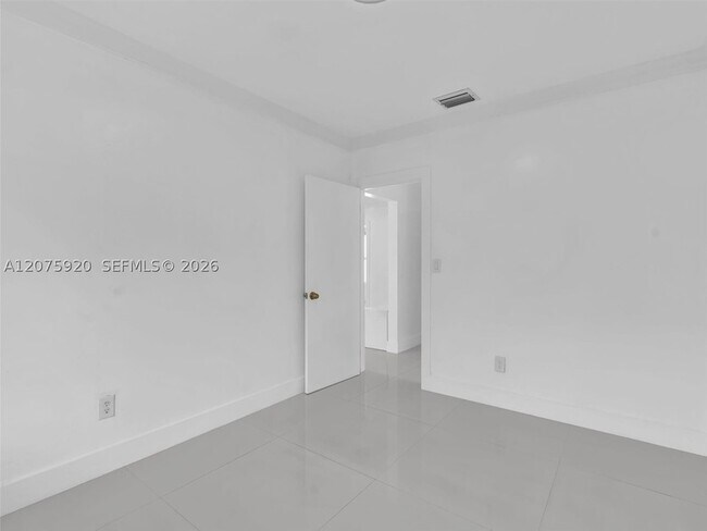 Building Photo - 1647 NE 146th St