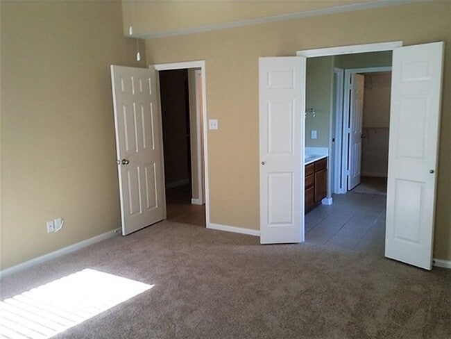 Building Photo - 22927 Lily Creek Dr