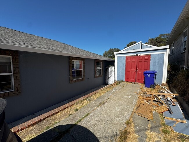 Building Photo - 35 Atherton Ave