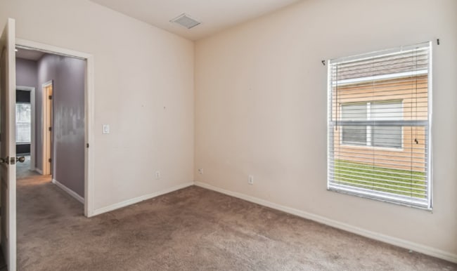 Building Photo - 2760 Suncoast Lakes Blvd