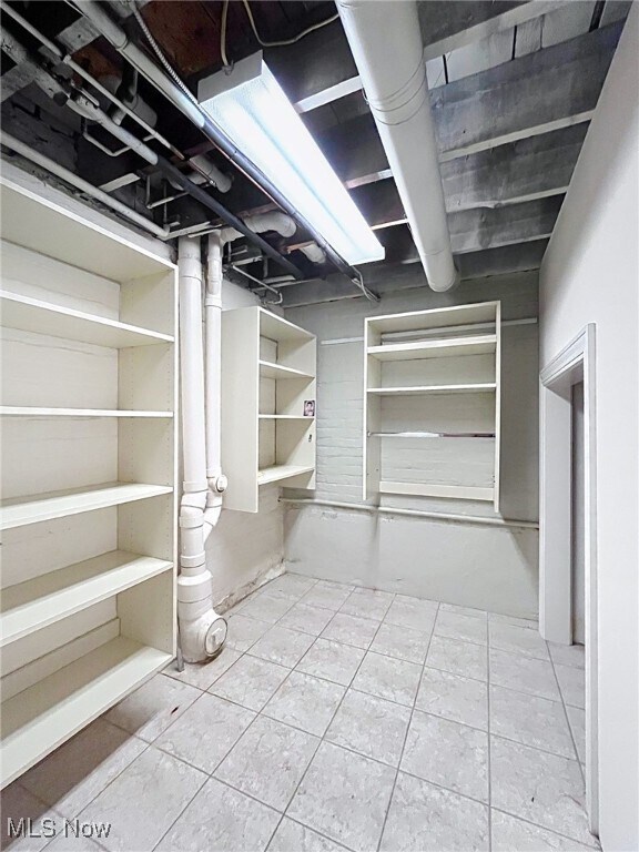 Building Photo - 2033 Fairview Ave