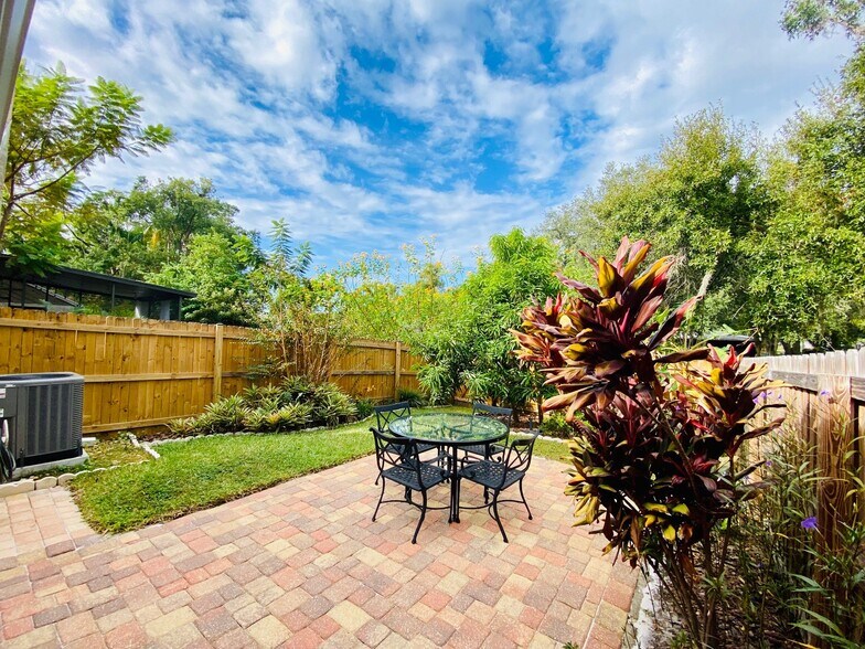 Primary Photo - 11408 Galleria Dr