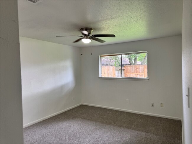 Building Photo - 10415 Sageburrow Dr
