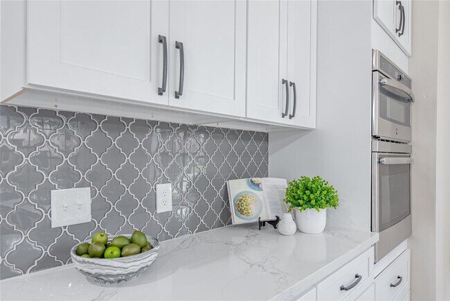 Building Photo - 3123 Baywood Park Dr