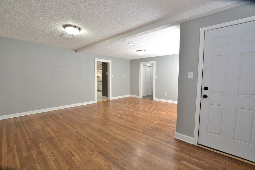 den - 143 W 9th St