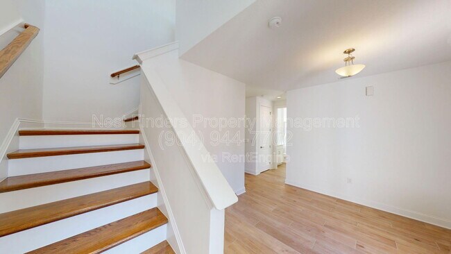 Building Photo - 156 Latham Dr