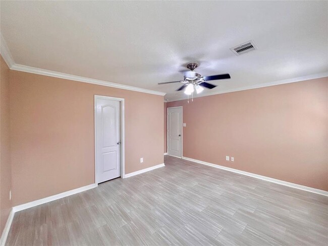 Building Photo - 803 Sweet Flower Dr