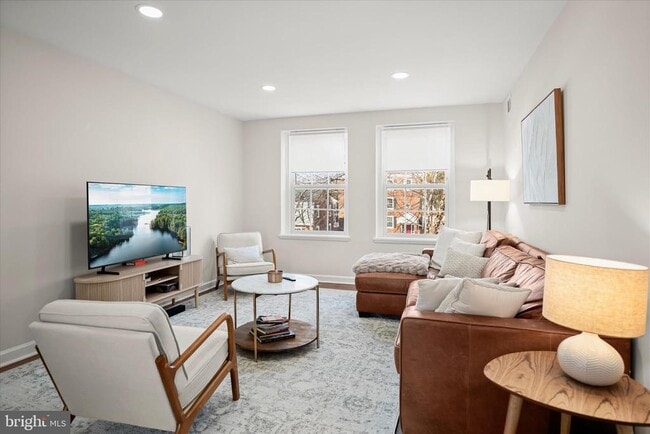 Building Photo - 3031 S Columbus St