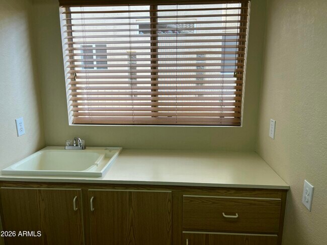 Building Photo - 24521 S Rocky Brook Dr