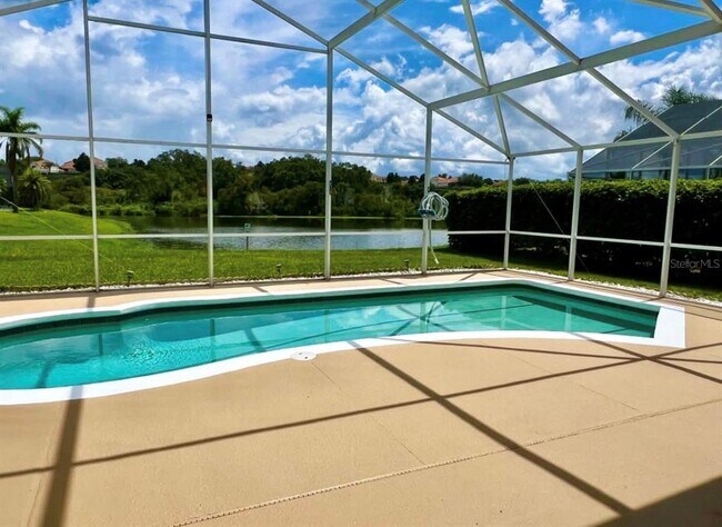 Building Photo - 2621 Star Lake View Dr