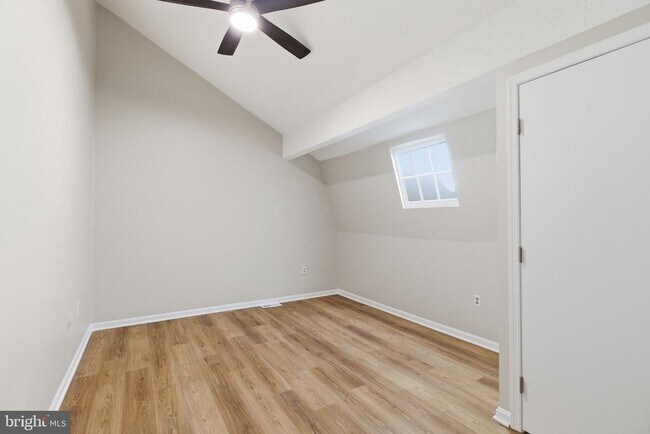 Building Photo - 1647 Carriage House Terrace