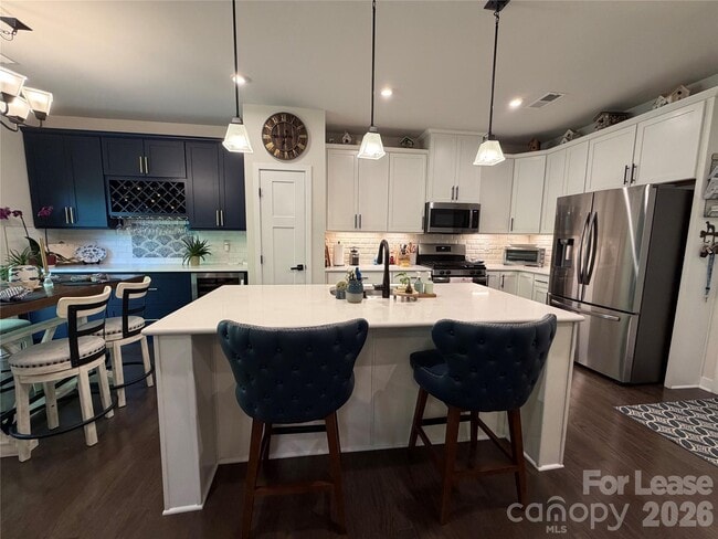 Building Photo - 163 Beacon Dr