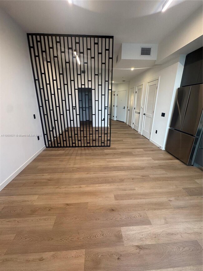 Building Photo - 307 SW 5th St