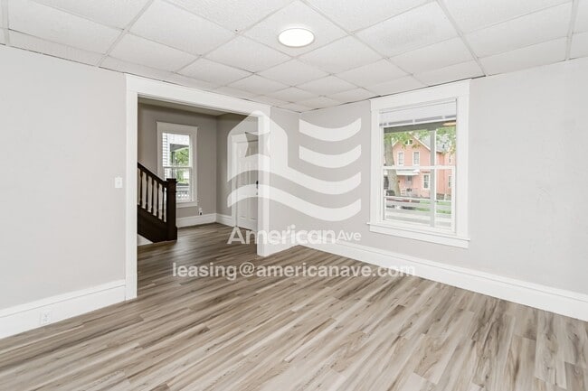 Building Photo - 1838 N California Ave