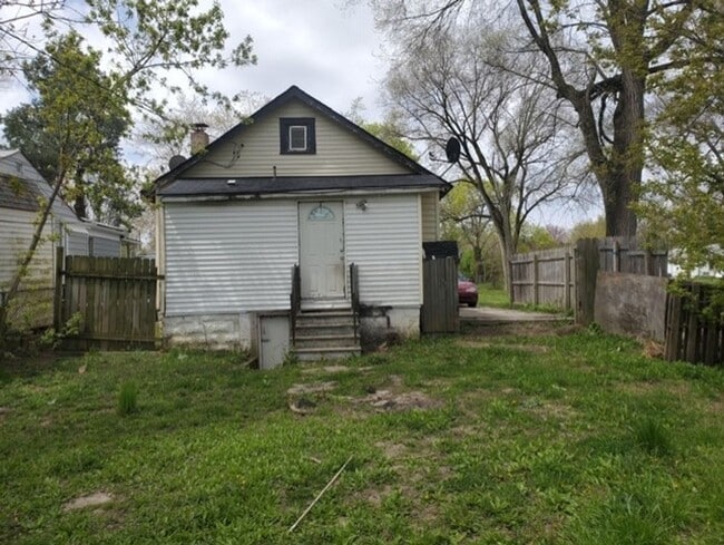 Building Photo - 1 Bedroom Home In Pontiac