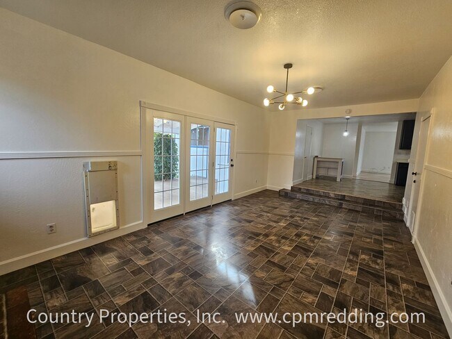 Building Photo - Price Reduced! Spacious 3-Bedroom House with Gated Pool in Panorama Heights Coming Available Now!